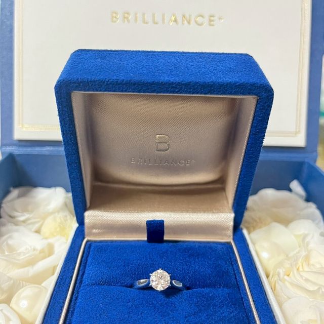 【BRILLIANCE+(ブリリアンスプラス)の口コミ】 ダイヤモンドの大きさを大きくしてしっかりと予算を使い、シンプルなリン…