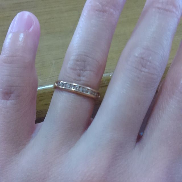 【BROWNDIAMOND(ブラウンダイヤモンド)の口コミ】 ゴ―ルドの指輪を探していた時に、ピンクゴ―ルドのダイヤな入ったこの指輪…