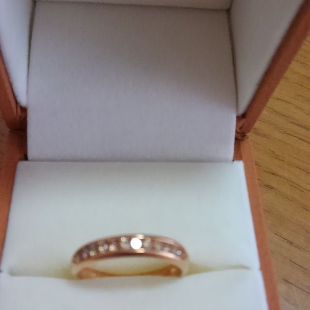 【BROWNDIAMOND(ブラウンダイヤモンド)の口コミ】 ゴ―ルドの指輪を探していた時に、ピンクゴ―ルドのダイヤな入ったこの指輪…