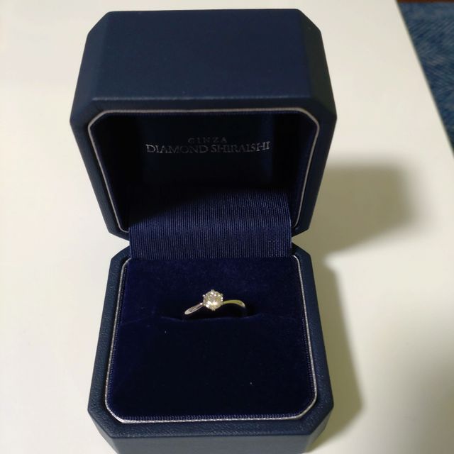 【銀座ダイヤモンドシライシの口コミ】 ウェーブのデザインとダイヤモンドの留め金がハートなのが気に入りました…