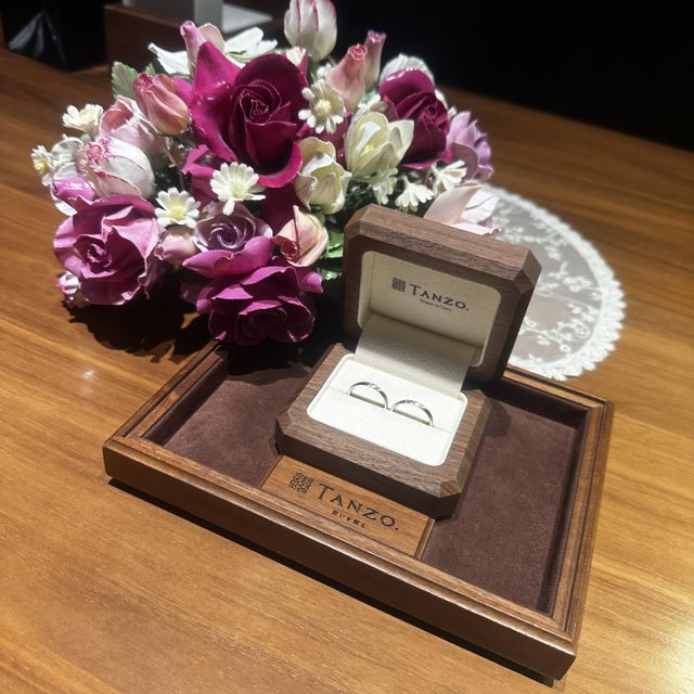 【TANZO.(鍛造指輪)の口コミ】 つや消し加工が上品な印象を与えてくれ、ダイヤモンドがさりげなく輝く特…