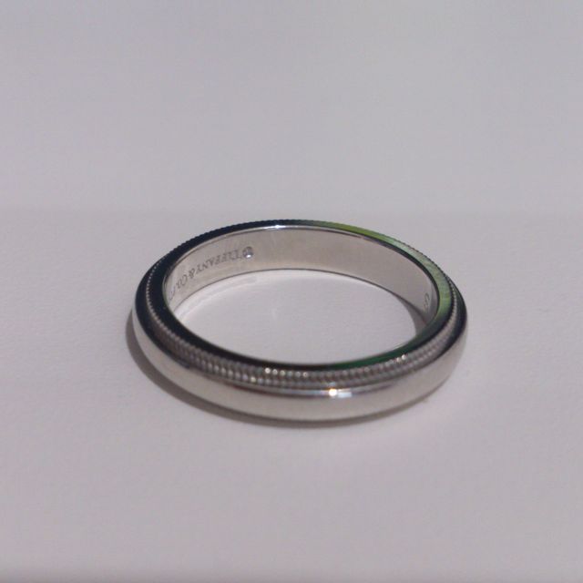 【ティファニー(Tiffany & Co.)の口コミ】 婚約指輪をこちらで購入したため、重ね付けのことを考えて婚約指輪も併せ…