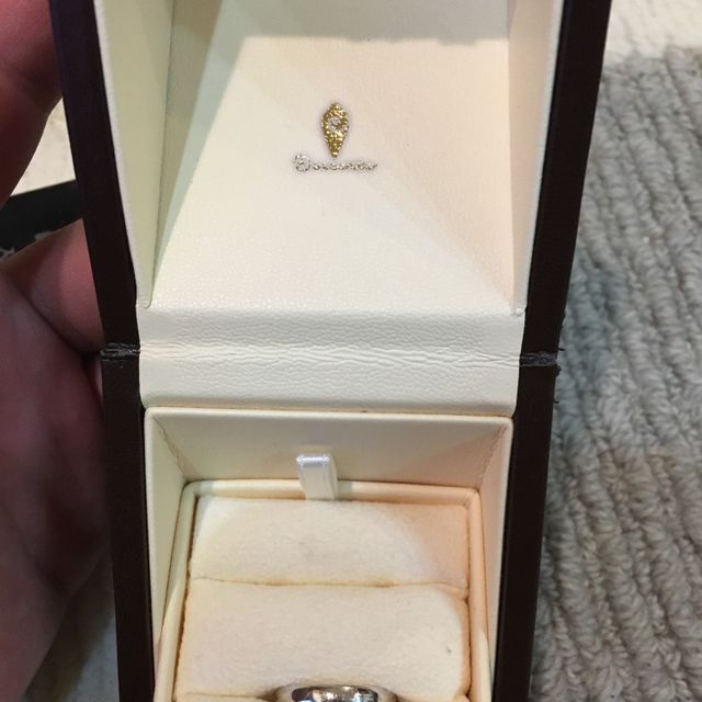 【Desserts(デザート)の口コミ】 妻と2人で何度も足を運び、沢山ある中で選びました。
シンプルなデザイン…