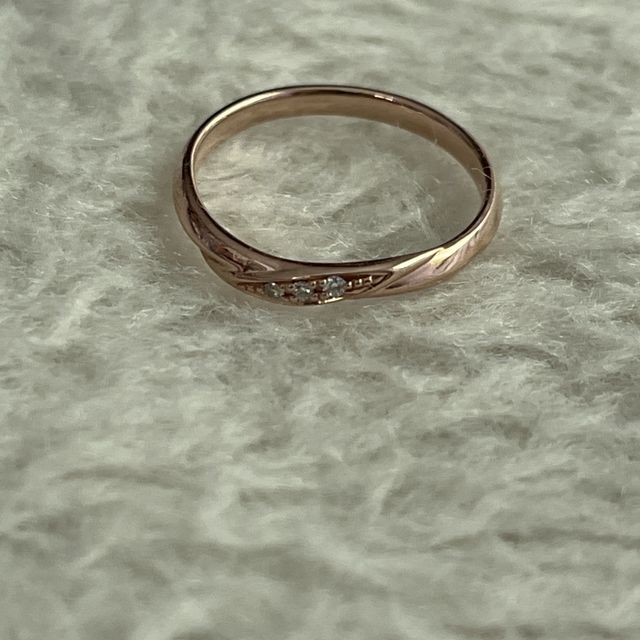 【アイプリモ(I-PRIMO)の口コミ】 見た目のデザインが綺麗。真ん中にダイヤが3つあり過去、現在、未来を表し…