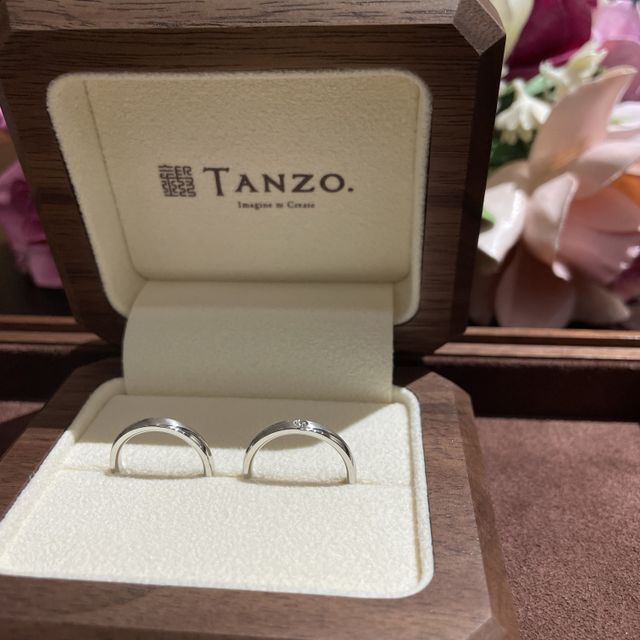 【TANZO.(鍛造指輪)の口コミ】 鍛造製法で作られているので耐久性があるのが嬉しいです。
価格帯もペアで…