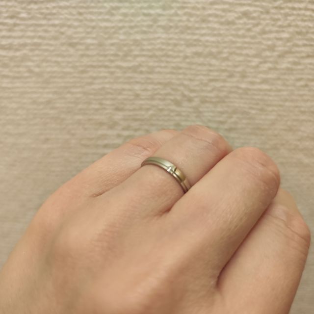 【カルティエ(Cartier)の口コミ】 アレルギーの一番出にくいプラチナを選びました。デザインはシンプルなも…