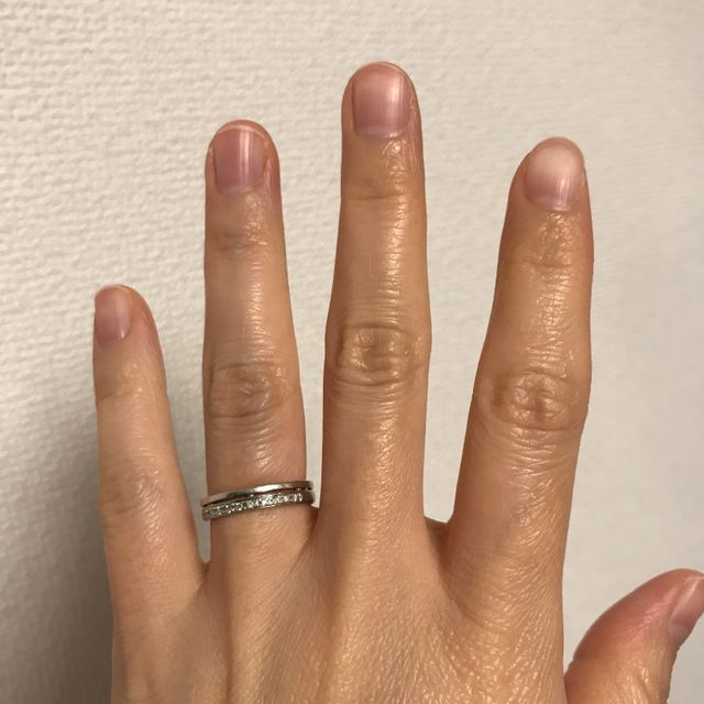 【STAR JEWELRY(スタージュエリー)の口コミ】 シンプルで1連の指輪をしている人が周りに多かったので、人と違う感じの指…