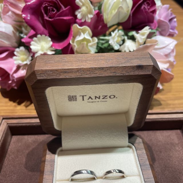 【TANZO.(鍛造指輪)の口コミ】 丈夫なものを探していたので、素材にとても魅力を感じました。
完全にペア…