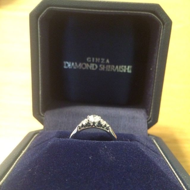 【銀座ダイヤモンドシライシの口コミ】 はじめは、ティファニーのハーモニーと悩んでいたのですが、ダイヤモンド…