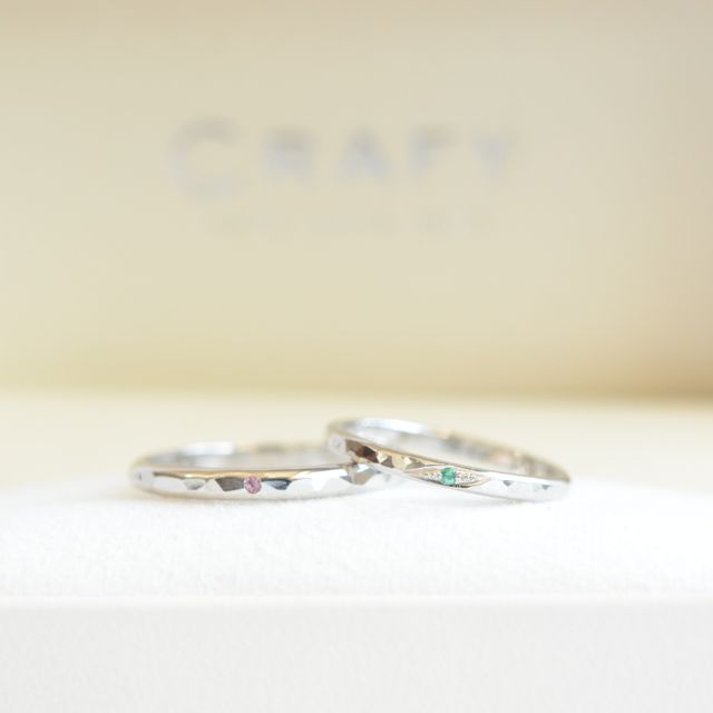 【CRAFY(クラフィ)の口コミ】 値段と見た目をスタッフさんと話しながら決めました。
お互いのデザインを…