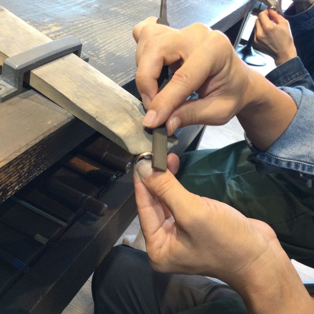 【鎌倉彫金工房の口コミ】 2人で素材デザインを選んで、お互いのものを作成し合ったのでなにより、愛…