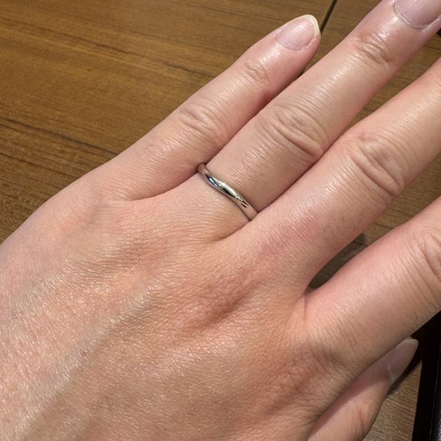 【銀座ダイヤモンドシライシの口コミ】 良く有るただのシンプルな結婚指輪は、あまり好みでは無かった為、この指…