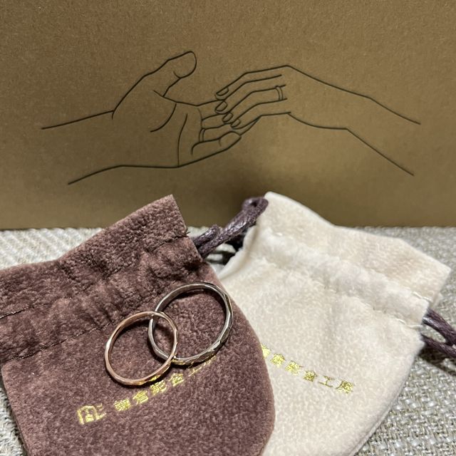 【鎌倉彫金工房の口コミ】 定番の結婚指輪でないようなデザインで、普段のカジュアルな服にも合わせ…