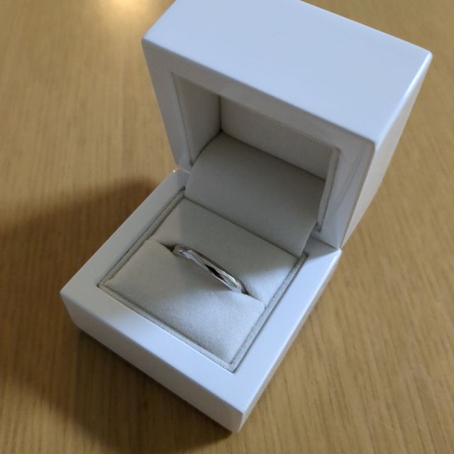 【IDEAL Plus fort(アイデアルプリュフォール)の口コミ】 つけ心地の良さでこちらの指輪を選びました。またプラチナ999で作ることが…
