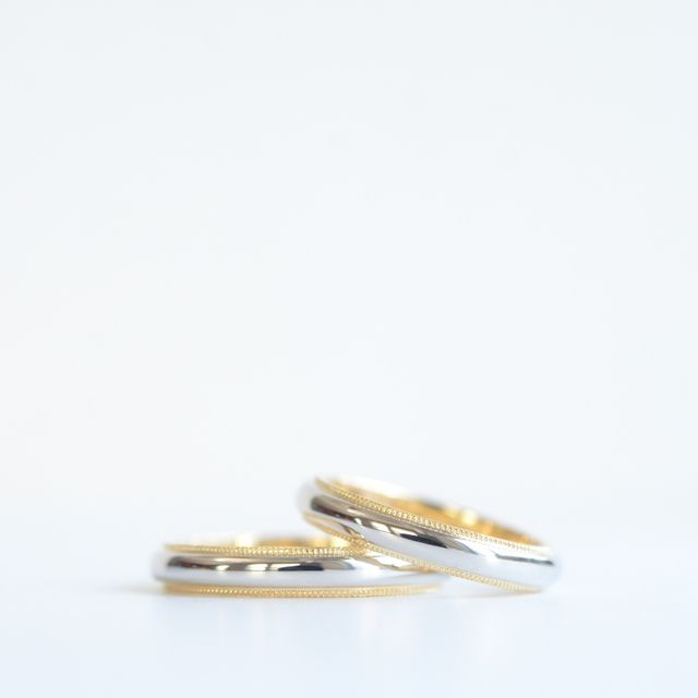 【CRAFY(クラフィ)の口コミ】 内側に金を使用し外側をプラチナで覆っているデザインにしました。内側の…