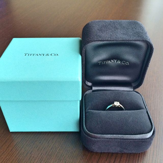 【ティファニー(Tiffany & Co.)の口コミ】 ダイヤモンドの部分が飛び出ていないので、お洋服などにひっかけにくそう…
