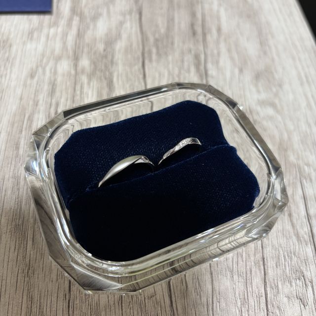 【ヴァンドーム青山(VENDOME AOYAMA)の口コミ】 シンプルで美しく、コーディネートに左右されないデザインだと思います。
…