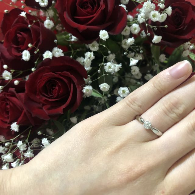 【ティファニー(Tiffany & Co.)の口コミ】 ダイヤモンドがとても大きくて、キラキラ輝いていました。割とオーソドッ…