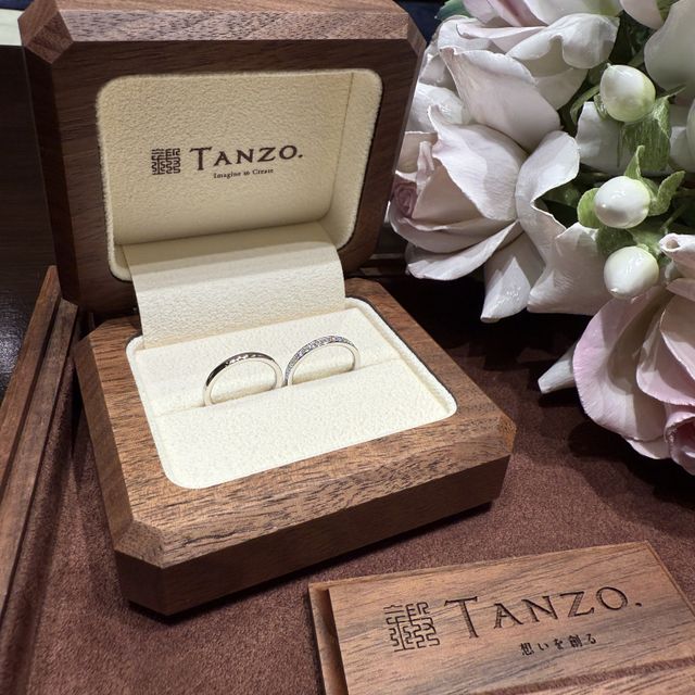 【TANZO.(鍛造指輪)の口コミ】 ハーフエタニティ希望で、こちらのTANZOさんにお願いしました。
試着させ…