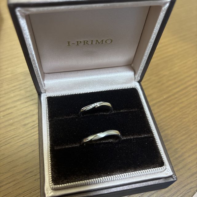 【アイプリモ(I-PRIMO)の口コミ】 華美すぎず、シンプルすぎないとてもいいデザイン
結婚指輪らしい華やかさ…
