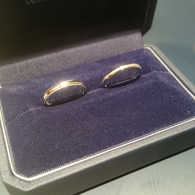 【銀座ダイヤモンドシライシの口コミ】 シンプルで自分たちに似合う指輪を見つけることができた。最初は全く同じ…