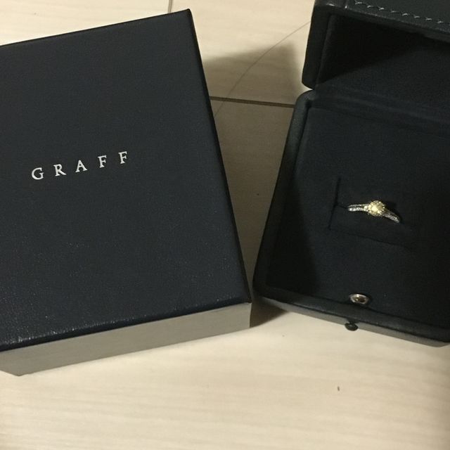 【グラフ(GRAFF)の口コミ】 当初、エンゲージリングは絶対ハリーウィンストン！と息巻いていたが、試…