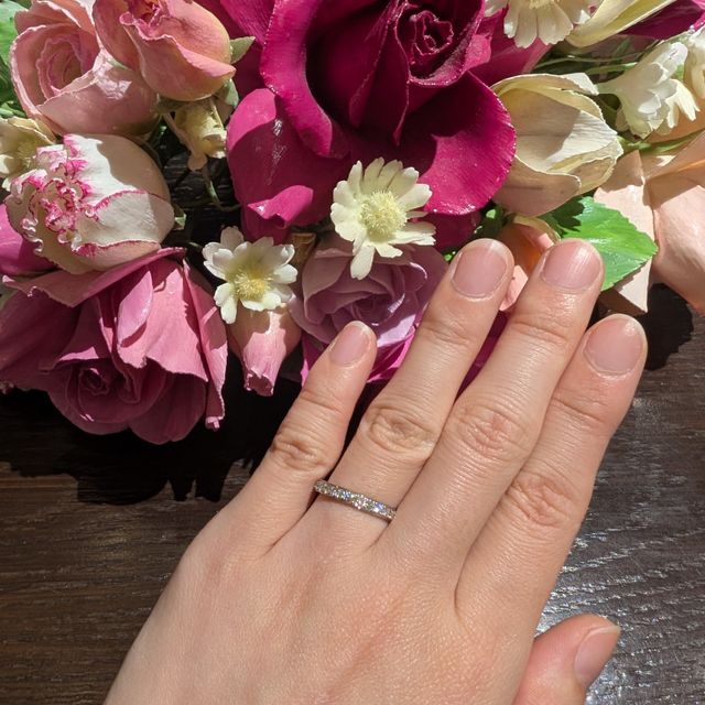 【TANZO.(鍛造指輪)の口コミ】 ハーフエタニティにすることは早い段階から決めていたので見た目に特別な…