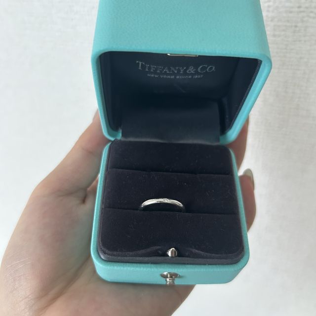 【ティファニー(Tiffany & Co.)の口コミ】 シンプルで、小さいダイヤが1つ付いているものに決めました！
ポイントは…