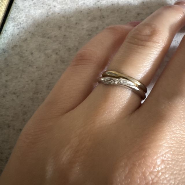 【TOWA(永遠)の口コミ】 シンプルなデザインですが
指輪についてるダイヤもすごく輝いていて
彼も…
