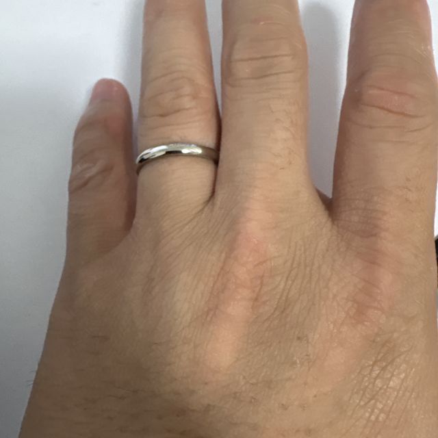 【銀座ダイヤモンドシライシの口コミ】 指輪のデザインはシンプルにしました。
着け心地も良くとてもフィットして…