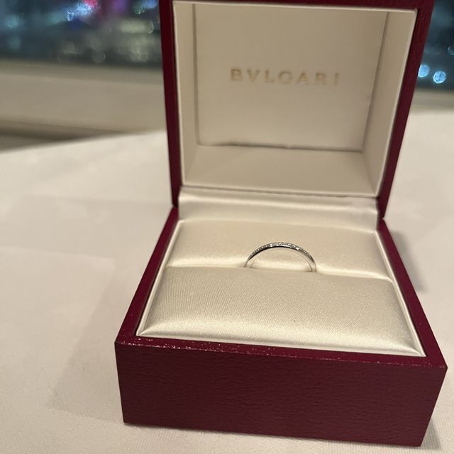 【ブルガリ(BVLGARI)の口コミ】 ハーフエタニティでダイヤが出っ張っていないので日常的に着用していても…