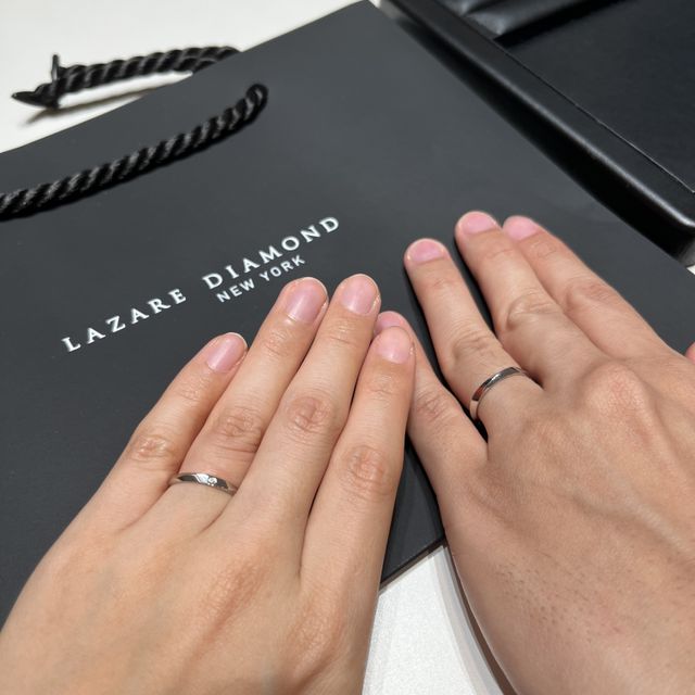 【ラザール ダイヤモンド(LAZARE DIAMOND)の口コミ】 プラチナかつ鍛造製なので頑丈な作りになっています。斜めにカットが入っ…