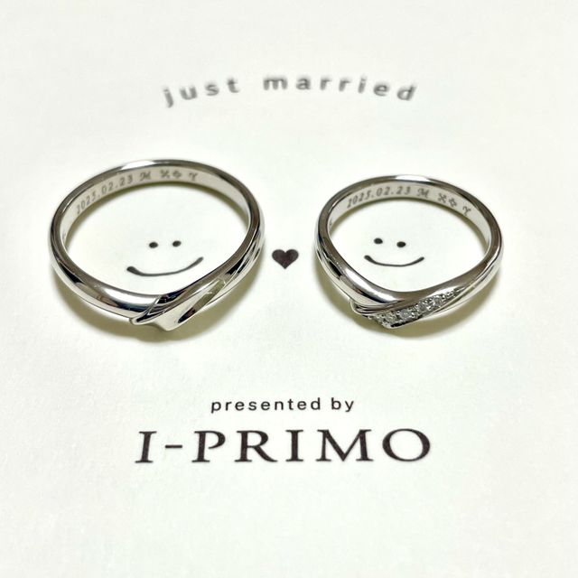 【アイプリモ(I-PRIMO)の口コミ】 婚約指輪と合わせてつけれるデザインで結婚指輪を決めました。V字のデザイ…
