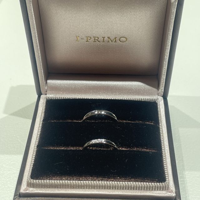 【アイプリモ(I-PRIMO)の口コミ】 年齢を問わずつけられるデザインなのに、華やか。
男性の指輪と共通のライ…