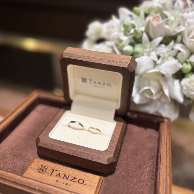 【TANZO.(鍛造指輪)の口コミ】 力強さをだして、ここの個性を全面的に出している
色はちがうが、お互いの…