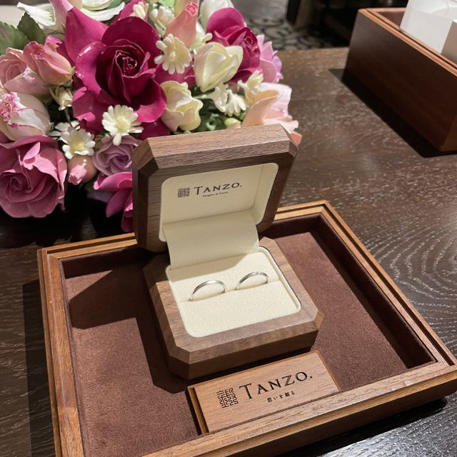 【TANZO.(鍛造指輪)の口コミ】 様々な指輪のテイストが選べたり、ストーンの大きさや位置もオーダーメイ…