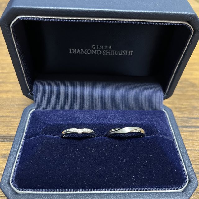 【銀座ダイヤモンドシライシの口コミ】 デザインと着け心地の良さが決め手です。
購入前は先入観からストレートか…