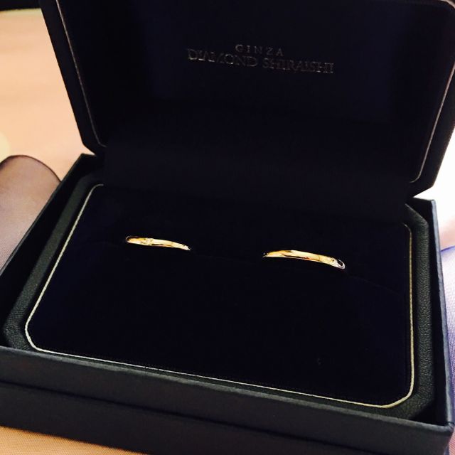 【銀座ダイヤモンドシライシの口コミ】 私も彼も普段アクセサリーを着けないので、シンプルで着け心地が良いこと…