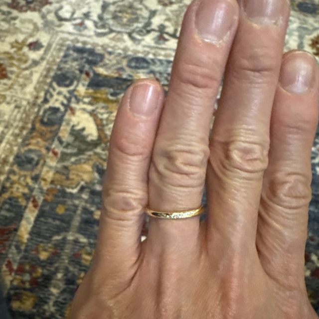 【HOSHI no SUNA 星の砂(ほしのすな)の口コミ】 指輪の素材、ダイヤの形がとても自分の理想でした。
また資材を自分で決め…