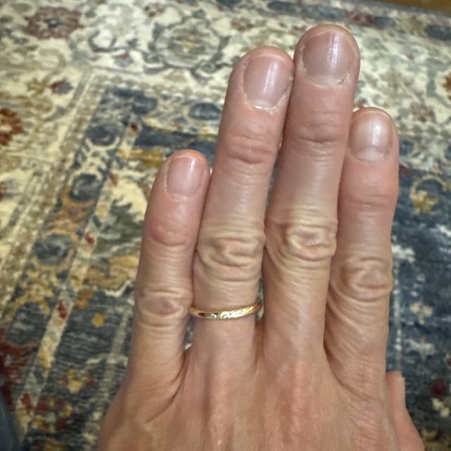 【HOSHI no SUNA 星の砂(ほしのすな)の口コミ】 指輪の素材、ダイヤの形がとても自分の理想でした。
また資材を自分で決め…