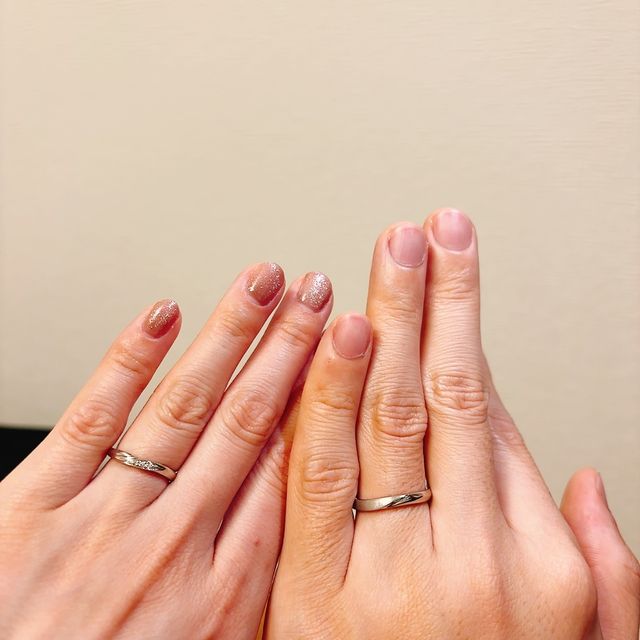 【銀座ダイヤモンドシライシの口コミ】 角が滑らかで付けやすく、付けていることを忘れるほど付け心地が良い。お…