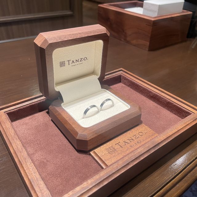 【TANZO.(鍛造指輪)の口コミ】 丈夫で長くできるので名前よりも質を選ぶならTANZOかと思う。
デザインは…