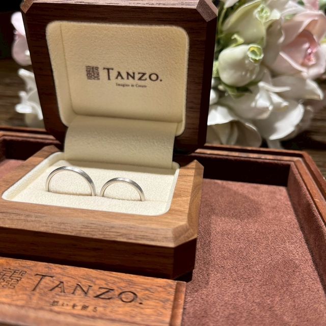 【TANZO.(鍛造指輪)の口コミ】 細かいデザインまで、２人で選択しながら決めることができます。指輪は一…