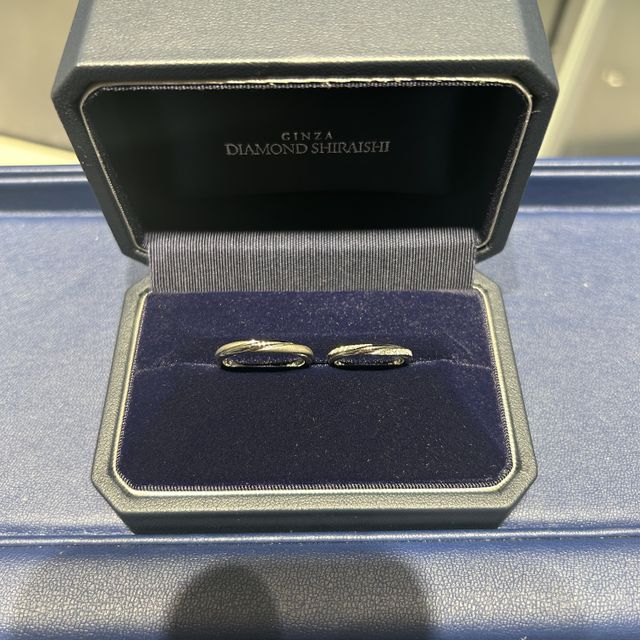 【銀座ダイヤモンドシライシの口コミ】 根元で指輪が回ってしまっても、デザインが正面にあるものではないのでど…