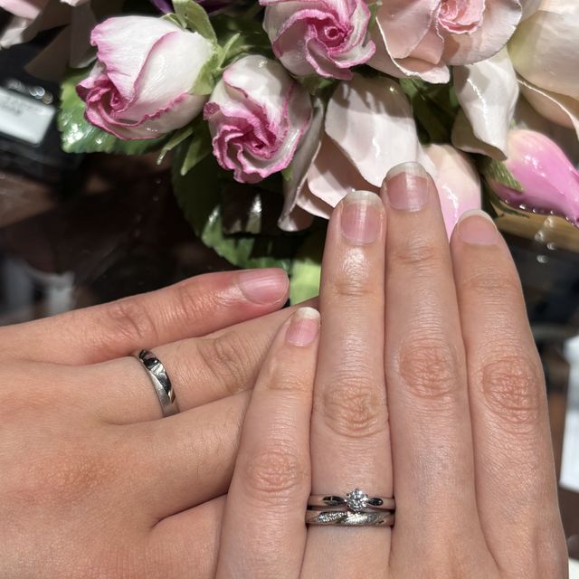 【TANZO.(鍛造指輪)の口コミ】 単体で付けても、婚約指輪と重ねて着けても可愛いデザイン、というところ…