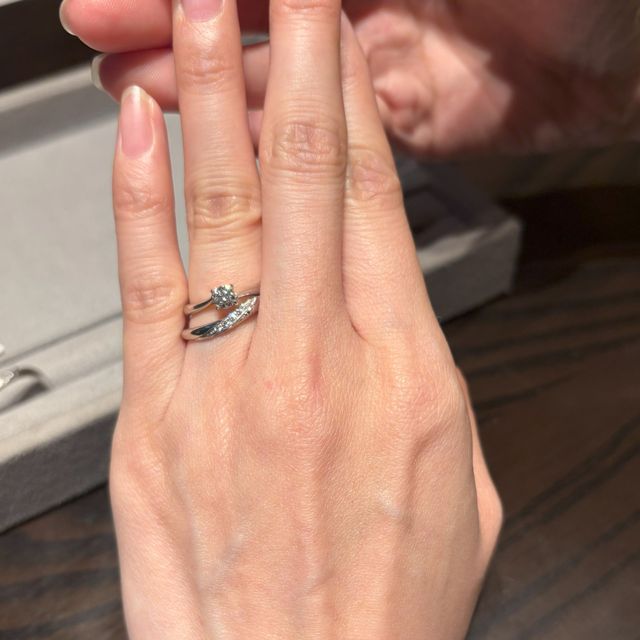 【ケイウノ ブライダル(K.UNO BRIDAL)の口コミ】 ディズニー映画「ファンタジア」モチーフの指輪で、魔法をかけるミッキー…