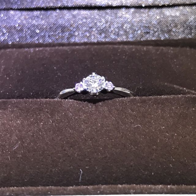 【アイプリモ(I-PRIMO)の口コミ】 妻と一緒に買いに行きました。
シンプルなデザインの指輪がほしいというこ…