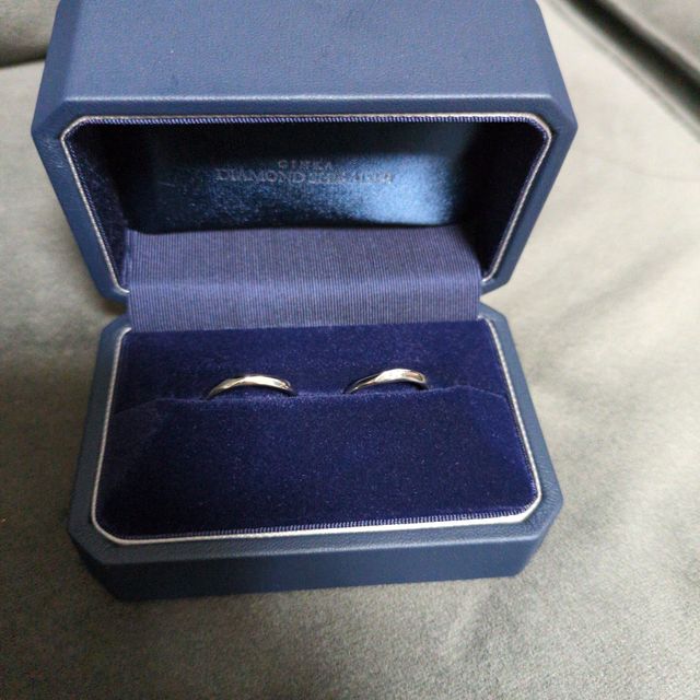 【銀座ダイヤモンドシライシの口コミ】 指輪のデザインやはめ心地がよかったり、パートナーの指にもフィットして…
