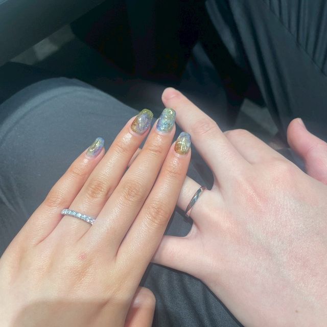 【アイプリモ(I-PRIMO)の口コミ】 ハーフエタニティかフルで迷いましたが、手の内側にダイヤが当たる違和感…