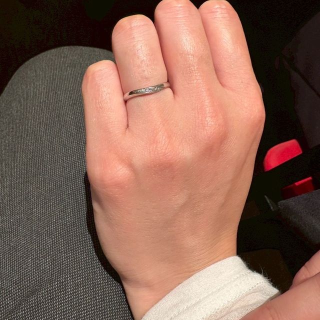 【銀座ダイヤモンドシライシの口コミ】 結婚指輪は毎日長い期間つけているものなので、派手すぎたり引っ掛けてし…